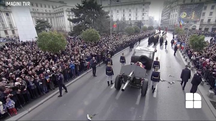 Regele Mihai, condus azi pe ultimul drum. Cortegiul funerar a pornit către Catedrala Patriarhală