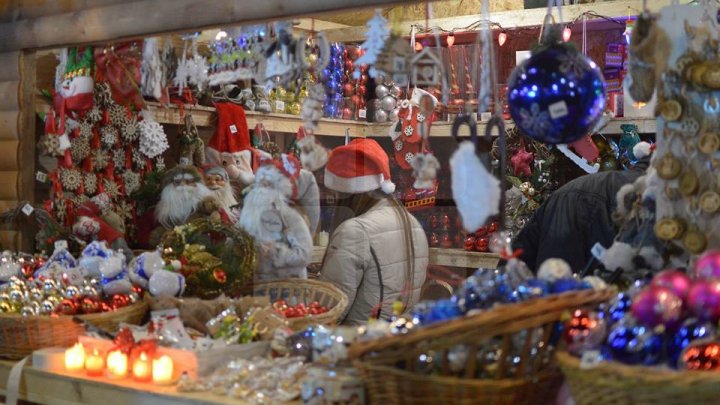 Iarmaroc al cadourilor handmade la Târgul "Acasă de Crăciun", organizat de Guvern. Care sunt cele mai căutate obiecte