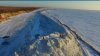 Zidul imens de gheață de la granița dintre China şi Rusia continuă să crească pe Lacul Chanka (VIDEO)