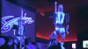 Plăceri mecanice într-un club din Las Vegas. Câţiva roboții au dansat la bară 