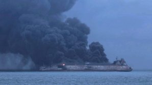 Poluare de proporţii în Marea Chinei. Un petrolier plin cu ţiţei s-a scufundat, după ce a ars o săptămână