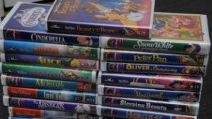 Ai aşa ceva prin casă? CAUTĂ BINE prin cutii, s-ar putea să ai ascunsă O MICĂ AVERE