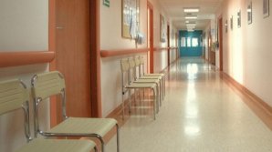 ÎNGROZITOR! O GRAVIDĂ a ajuns la spital după ce a fost BĂTUTĂ cu bestialitate de două tinere