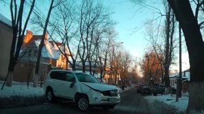 Un copil şi mama acestuia au ajuns la spital după un ACCIDENT VIOLENT în centrul Capitalei