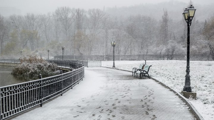 Ne aşteaptă o noapte cu temperaturi scăzute. Când revin ninsorile