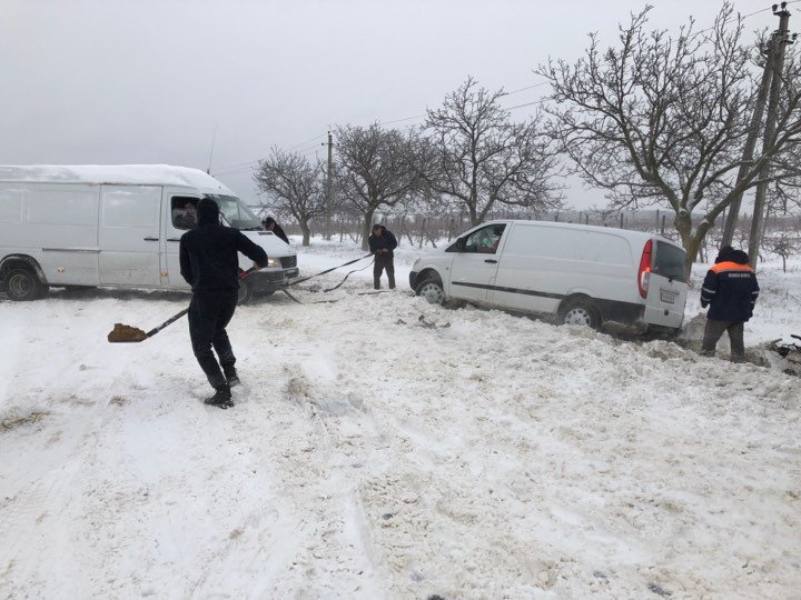 Prima ninsoare serioasă din această iarnă. Cum s-au descurcat autoritățile și cum se circulă (FOTO)