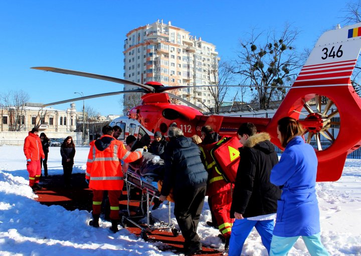 Intervenţie SMURD la Chişinău. Un bărbat, transportat de urgenţă la Bucureşti 