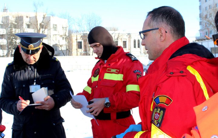 Intervenţie SMURD la Chişinău. Un bărbat, transportat de urgenţă la Bucureşti 