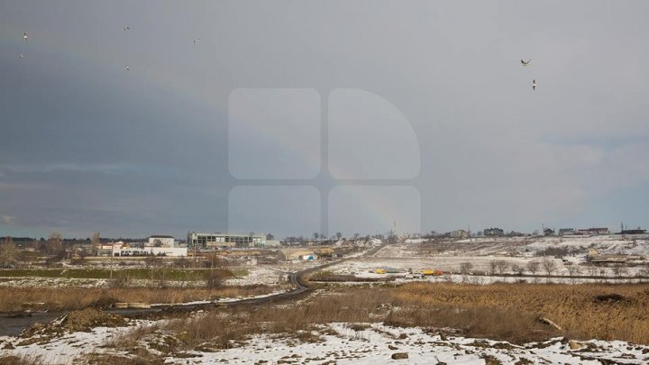 Fenomen spectaculos în Capitală: Curcubeu în miezul iernii (FOTO)