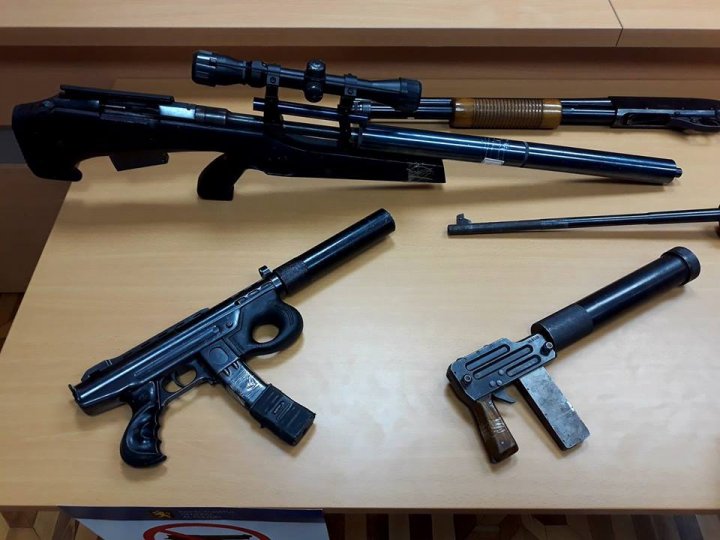 REGULI DRASTICE pentru posesorii de arme. Anunţul făcut de IGP