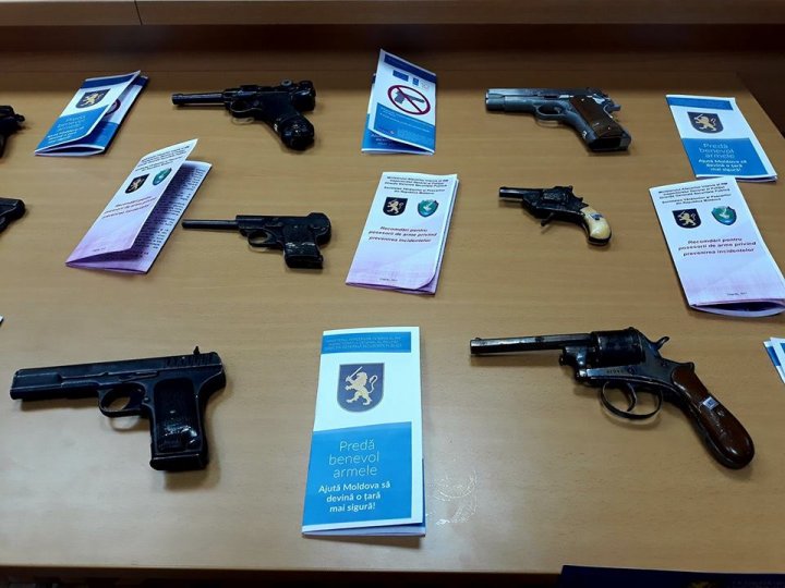 REGULI DRASTICE pentru posesorii de arme. Anunţul făcut de IGP