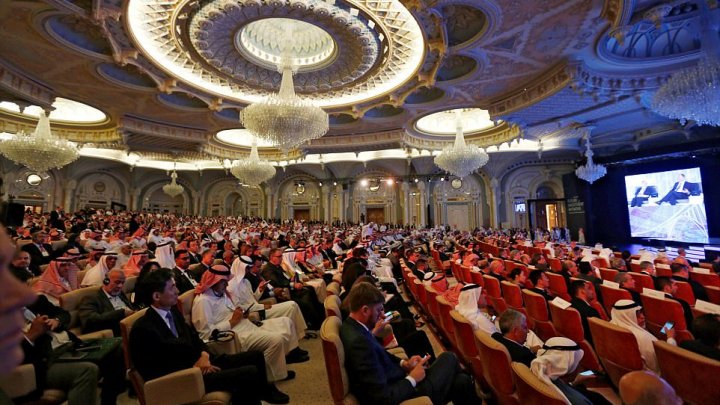 Arabia Saudită intenționează să obțină 100 de miliarde de dolari de la prinții suspectați de corupție