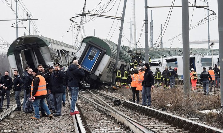 IMAGINI GROAZNICE! Momentul în care trenul de la Milan A DERAIAT (FOTO/VIDEO)