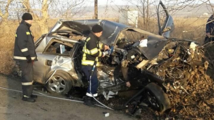 ACCIDENT TERIFIANT în raionul Anenii Noi: Cinci oameni au murit, printre care şi un copil (IMAGINI DE GROAZĂ)