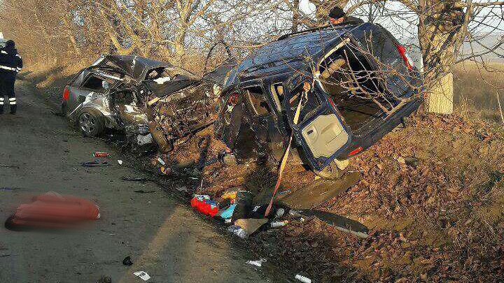 ACCIDENT TERIFIANT în raionul Anenii Noi: Cinci oameni au murit, printre care şi un copil (IMAGINI DE GROAZĂ)