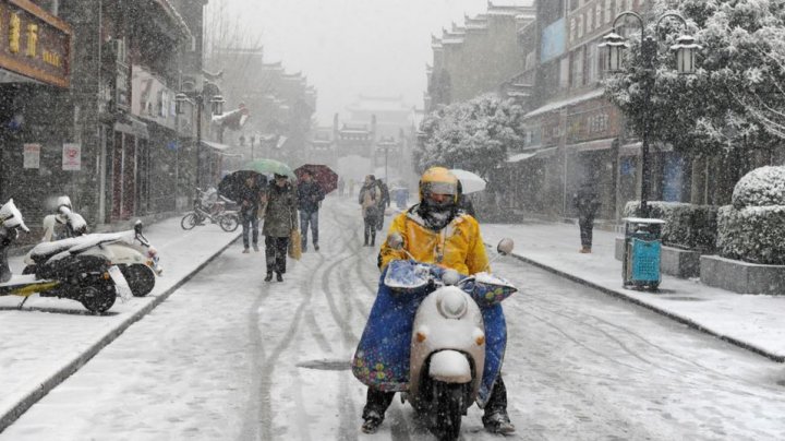 Ninsorile abundente din estul Chinei au provocat moartea a 13 persoane