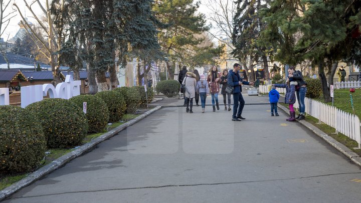 Peste un milion de vizitatori au venit la Târgul de Crăciun, deschis de Guvern (FOTOREPORT)