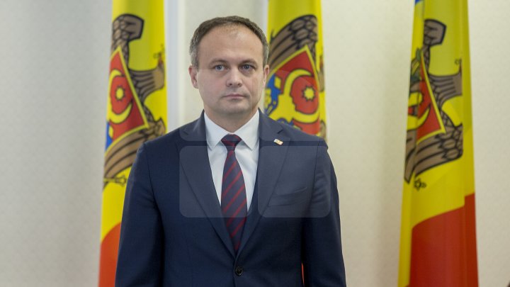 Miniștrii desemnați au depus jurământul de învestire în fața șefului Legislativului. Candu: Să scrieţi o nouă pagină pentru Moldova