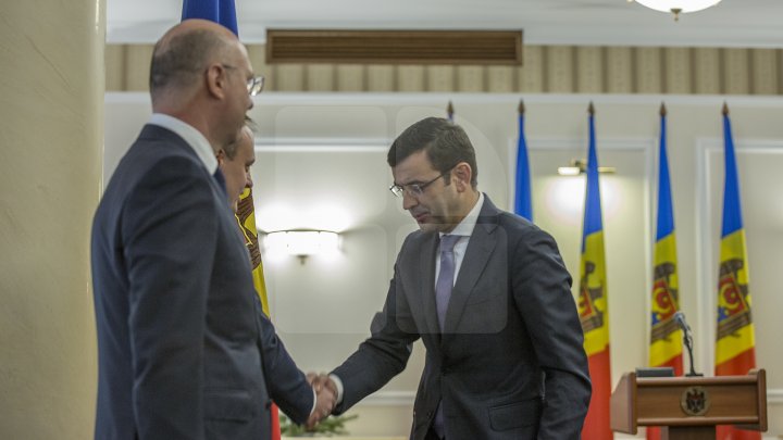 Miniștrii desemnați au depus jurământul de învestire în fața șefului Legislativului. Candu: Să scrieţi o nouă pagină pentru Moldova
