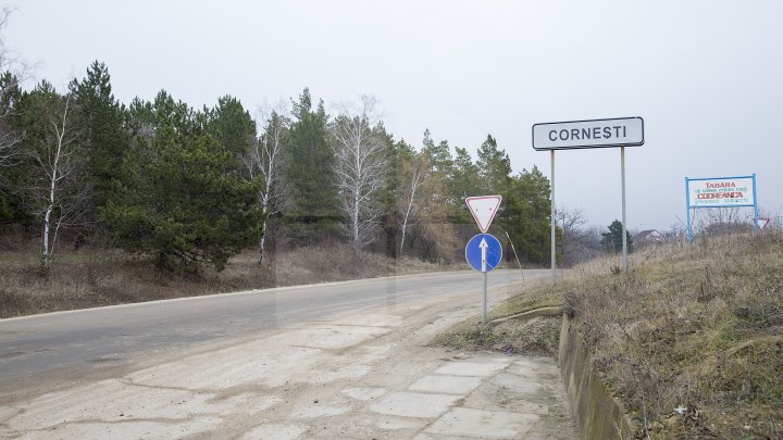 Tancul instalat în calitate de monument al Armatei Sovietice din Cornești a fost vandalizat (FOTOREPORT)