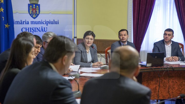 MORMANE DE ZĂPADĂ. Şefii de la Piaţa Centrală şi Spaţii Verzi, MUSTRAŢI PUBLIC de primarul Silvia Radu: VIN CU UN AVERTISMENT DUR 