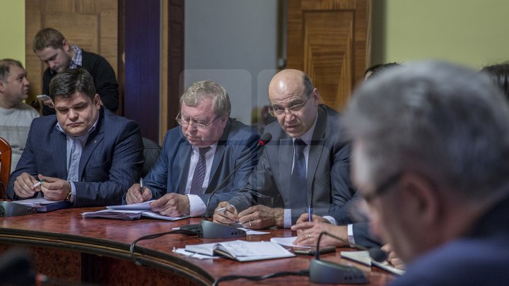 MORMANE DE ZĂPADĂ. Şefii de la Piaţa Centrală şi Spaţii Verzi, MUSTRAŢI PUBLIC de primarul Silvia Radu: VIN CU UN AVERTISMENT DUR 