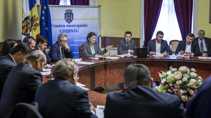 MORMANE DE ZĂPADĂ. Şefii de la Piaţa Centrală şi Spaţii Verzi, MUSTRAŢI PUBLIC de primarul Silvia Radu: VIN CU UN AVERTISMENT DUR 