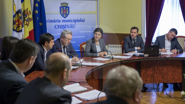 MORMANE DE ZĂPADĂ. Şefii de la Piaţa Centrală şi Spaţii Verzi, MUSTRAŢI PUBLIC de primarul Silvia Radu: VIN CU UN AVERTISMENT DUR 