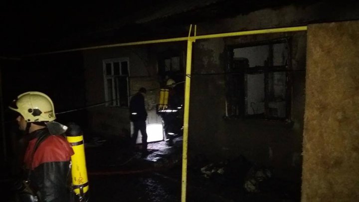 NENOROCIRE într-o familie din Nihoreni, raionul Rîșcani. Două fetiţe au ars de vii într-un incendiu devastator (FOTO/VIDEO)