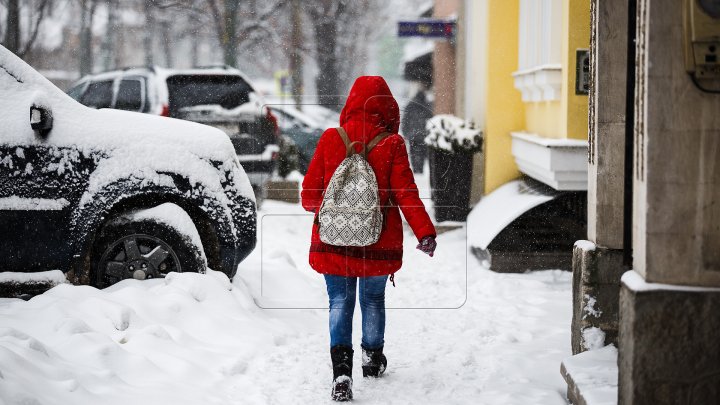 NINGE PUTERNIC în Moldova: 47 de şcoli şi 10 grădiniţe din ţară şi-au sistat activitatea 