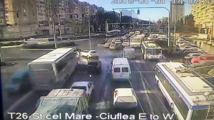 Flux majorat de transport la această oră în Capitală. Ce străzi trebuie evitate