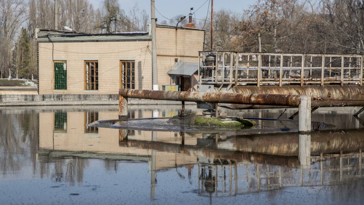 Veste bună pentru locuitorii Capitalei. Au început lucrările de reparație a Staţiei de Epurare a apelor reziduale (FOTOREPORT)