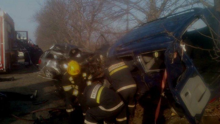 ACCIDENT TERIFIANT în raionul Anenii Noi: Cinci oameni au murit, printre care şi un copil (IMAGINI DE GROAZĂ)