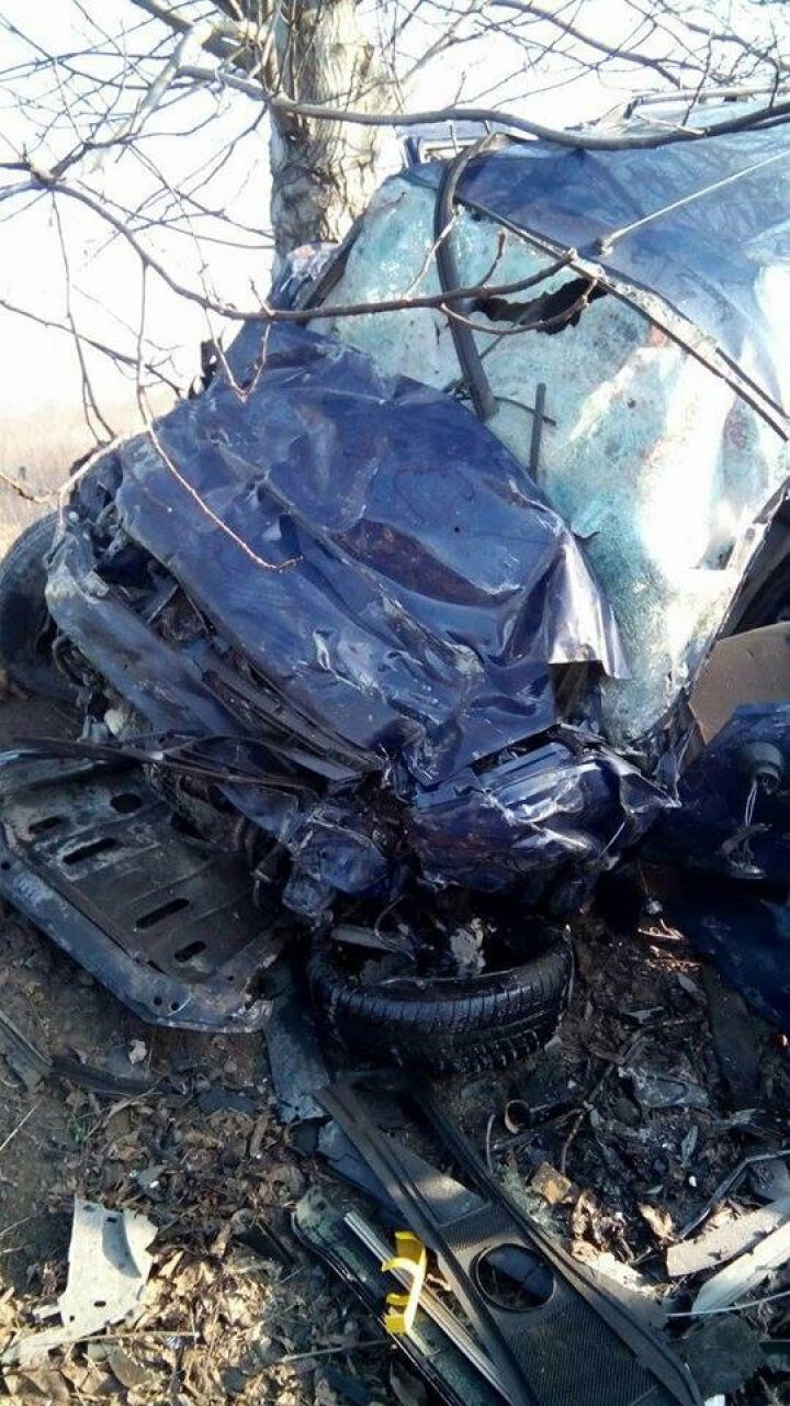 ACCIDENT TERIFIANT în raionul Anenii Noi: Cinci oameni au murit, printre care şi un copil (IMAGINI DE GROAZĂ)