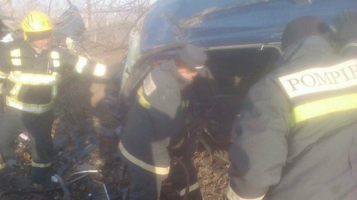 ACCIDENT TERIFIANT în raionul Anenii Noi: Cinci oameni au murit, printre care şi un copil (IMAGINI DE GROAZĂ)