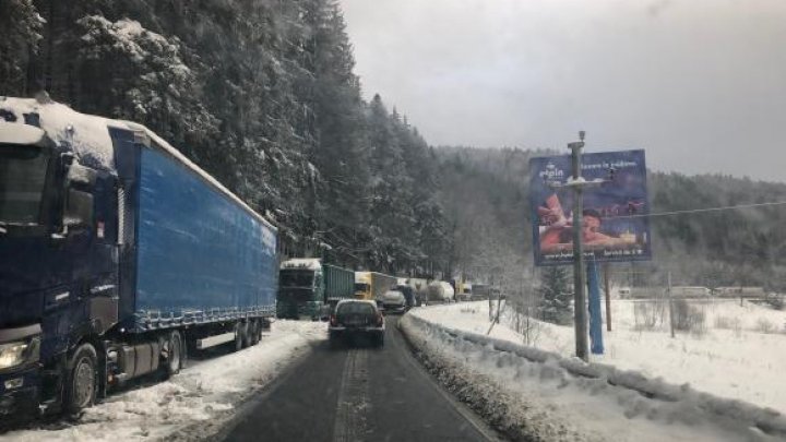 Iarnă grea în Romania. Zeci de mii de oameni au rămas fără energie electrică. Mai multe drumuri închise 