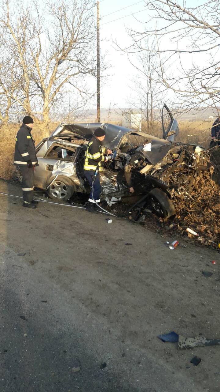 VIEŢI SPULBERATE LA ANENII NOI. Cinci oameni, printre care şi un copil, au murit (FOTO)