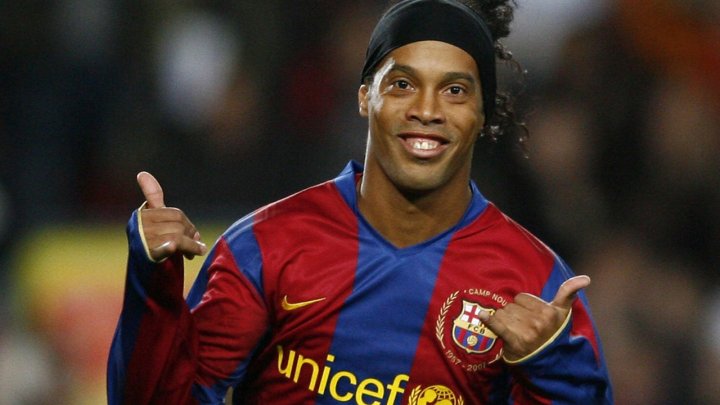 Ronaldinho se retrage din activitatea sportivă la vârsta de 37 de ani