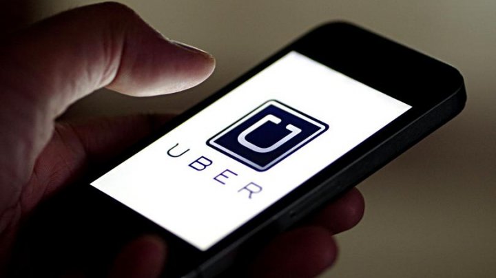 Uber are un soft care blochează calculatoarele ridicate de poliție în cadrul anchetelor asupra companiei