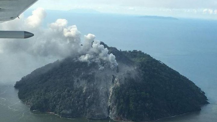 Un vulcan din Papa Noua Guinee a erupt pentru prima dată în istorie. Autoritățile au emis alertă de tsunami