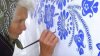 Are 90 de ani şi transformă casele în adevărate opere de artă. Care este secretul pictoriţei (VIDEO)