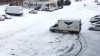 CEL MAI TARE DIN PARCARE! Un șofer de la Fan Courier, surprins în timp ce făcea drifturi pe zăpadă, cu mașina firmei (VIDEO)