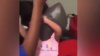 ÎNFRICOŞĂTOR! Doi adolescenţi sufocă un copil cu o pungă de plastic: Îl învăţăm ce înseamnă disciplina (VIDEO)