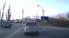 Impertinent şi agresiv! Un şofer a fost surprins făcând manevre interzise în trafic (VIDEO)