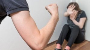 SCANDAL MONSTRU într-o familie din raionul Soroca. Şi-a bătut soţia şi a ameninţat-o că va ucide bebeluşul lor de doar două săptămâni