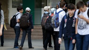 Proaspeţii absolvenţi ai facultăţilor nu vor putea preda în licee fără studii de masterat