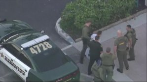 ATAC ARMAT LA O ŞCOALĂ DIN FLORIDA. Cel puţin 17 persoane au fost ucise şi 14 rănite, după ce un elev de 19 ani a fost exmatriculat