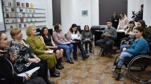 Dizabilitatea NU este o sentinţă. Istoriile impresionante a 10 femei cu nevoi speciale au fost relatate într-o broșură