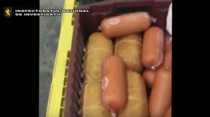 Carne şi mezeluri din carne de porc cu termenul de valabilitate expirat, depistate într-o întreprindere din Anenii Noi (VIDEO)