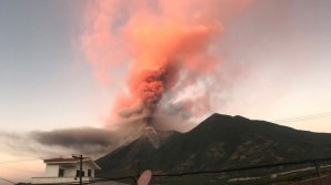 Alertă portocalie în Guatemala. Vulcanul Fuego a erupt, aruncând în aer coloane de cenuşă